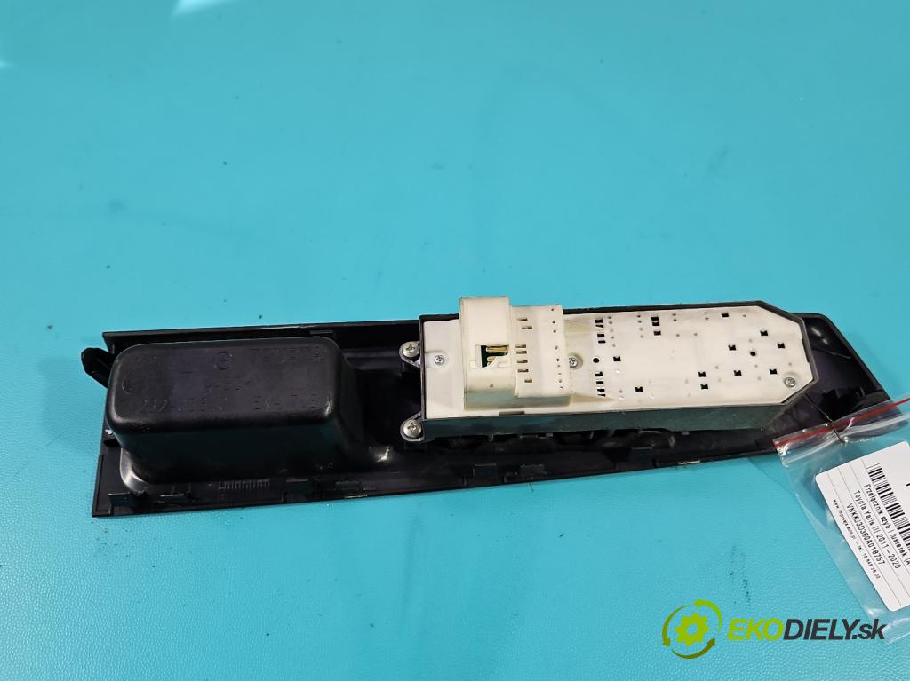 Toyota Yaris III 2011-2020 1.3 vvti 99 HP manual 73 kW 1329 cm3 5- prepínač okien spätných zrkadiel 74232-0D340