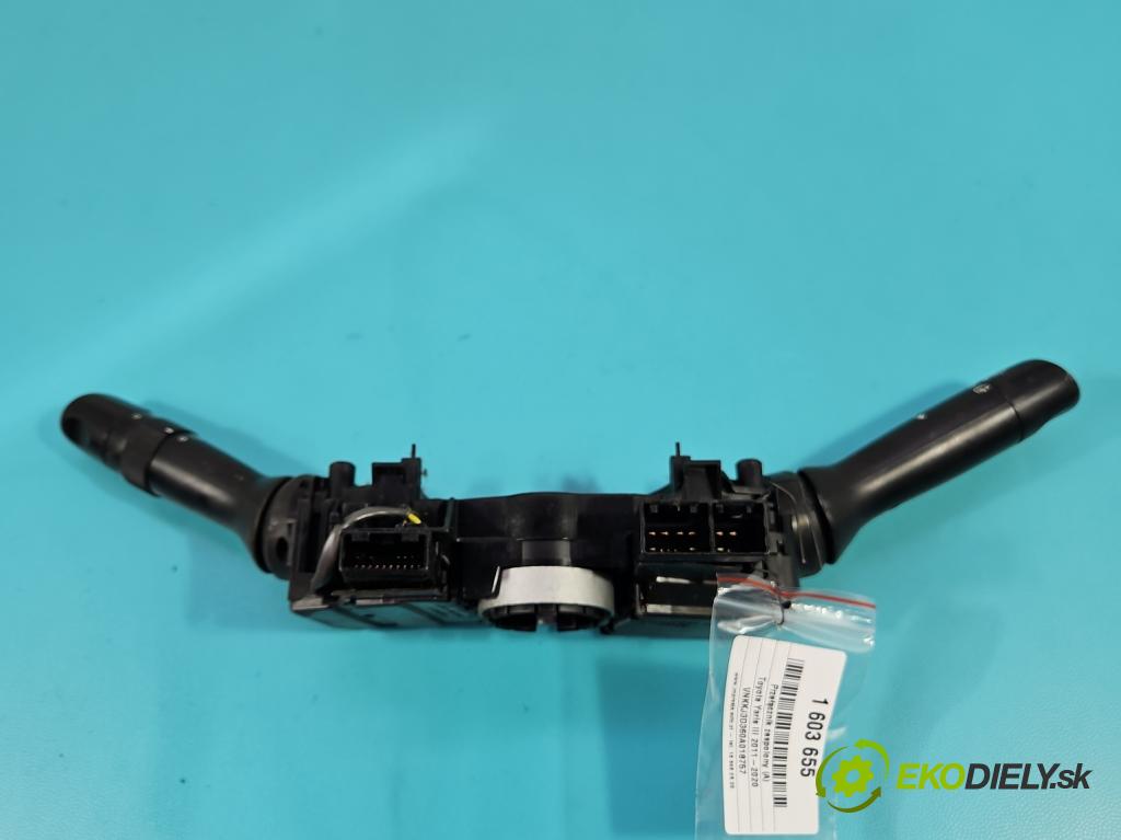 Toyota Yaris III 2011-2020 1.3 vvti 99 HP manual 73 kW 1329 cm3 5- prepínač komplex: 17F761 (Prepínacie páčky pod volantom)