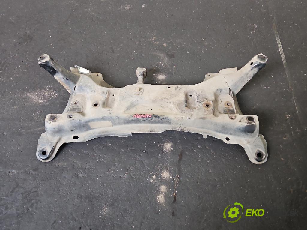 Toyota Yaris III 2011-2020 1.3 vvti 99 hp manual 73 kW 1329 cm3 5- výztuha motoru 