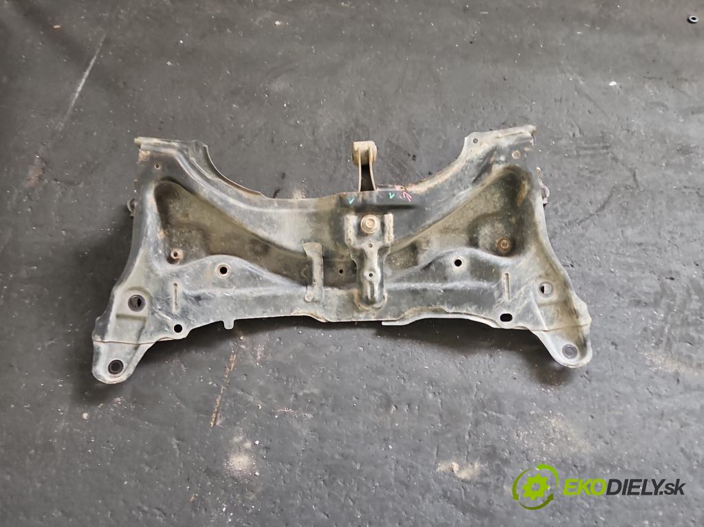 Toyota Yaris III 2011-2020 1.3 vvti 99 hp manual 73 kW 1329 cm3 5- výztuha motoru