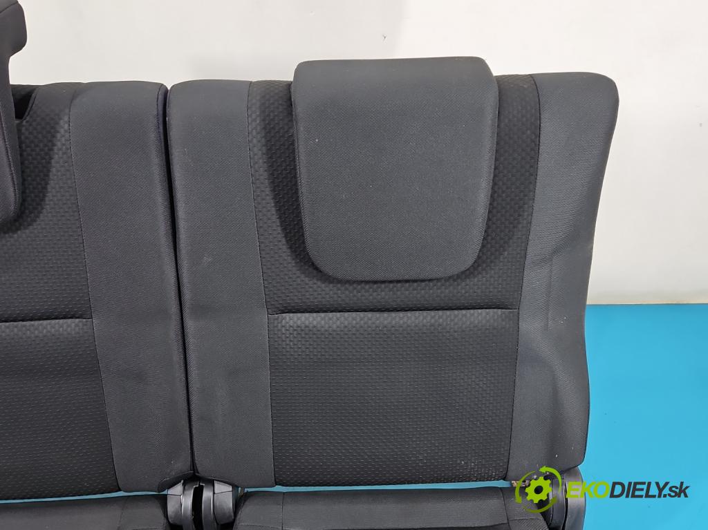 Toyota Corolla Verso II 2004-2009 2.0 D4D 116 HP manual 85 kW 1995 cm3 5- Pohovka: zadné  (Sedadlo)