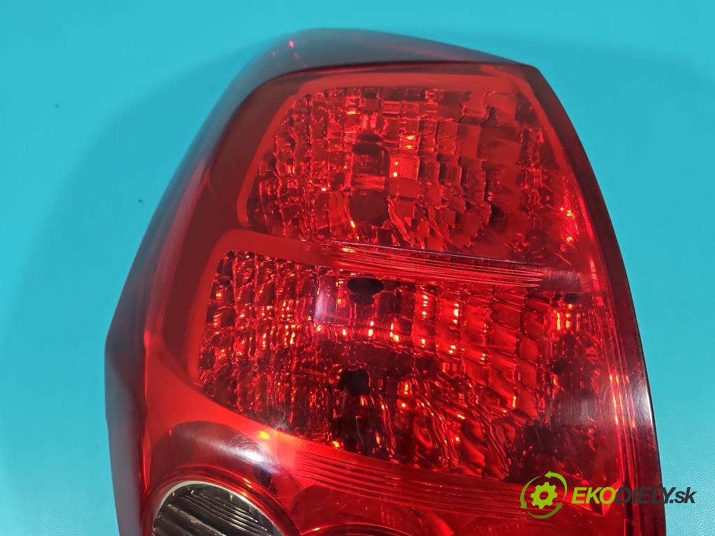 Toyota Auris I 2006-2013 1.4 D4D 90 HP automatic 66 kW 1364 cm3 3- svetlo / reflektor zadné pravé  (Kľučka dverí ostatné)