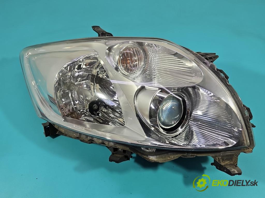 Toyota Auris I 2006-2013 1.4 D4D 90 HP automatic 66 kW 1364 cm3 3- Reflektor: pravý 81130-02470 (Svetlo predné pravé)