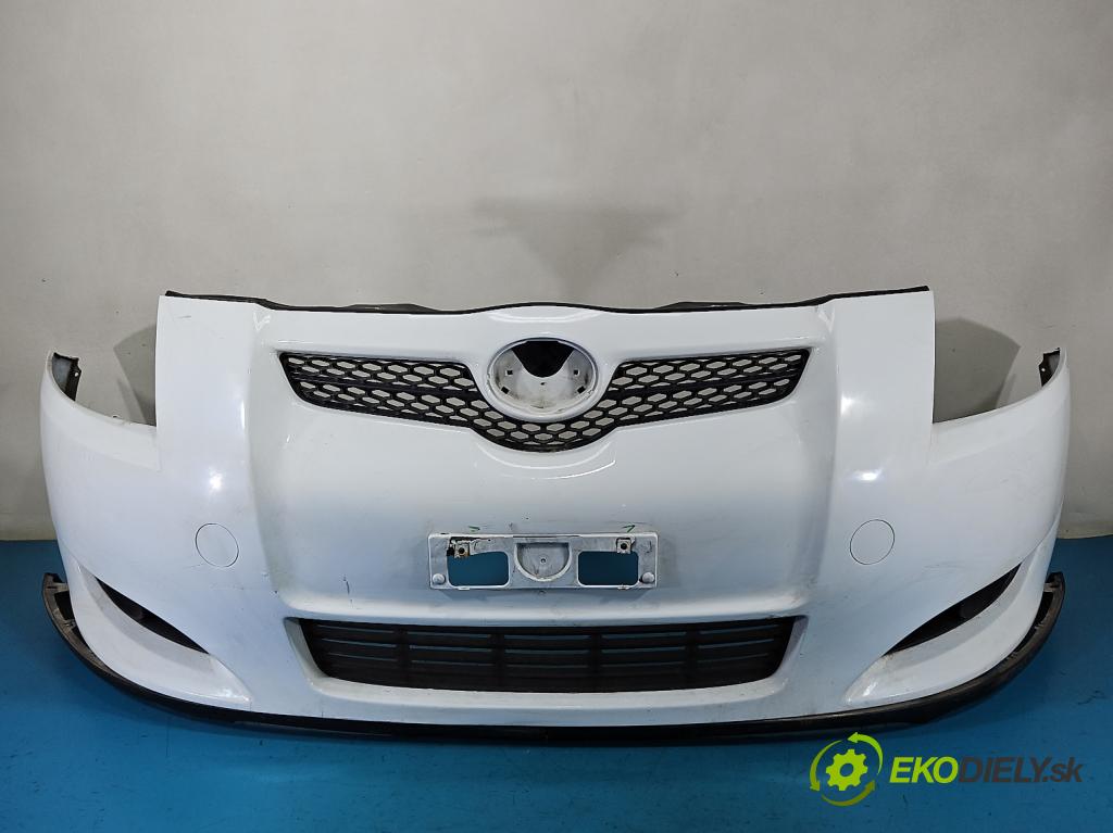 Toyota Auris I 2006-2013 1.4 D4D 90 hp automatic 66 kW 1364 cm3 3- nárazník přední  (Klika dveří ostatní)