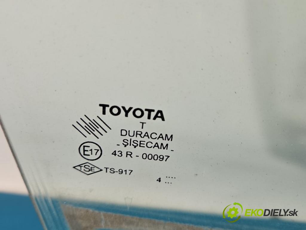 Toyota Corolla Verso II 2004-2009 2.0 D4D 116 hp manual 85 kW 1995 cm3 5- sklo dveře přední pravé