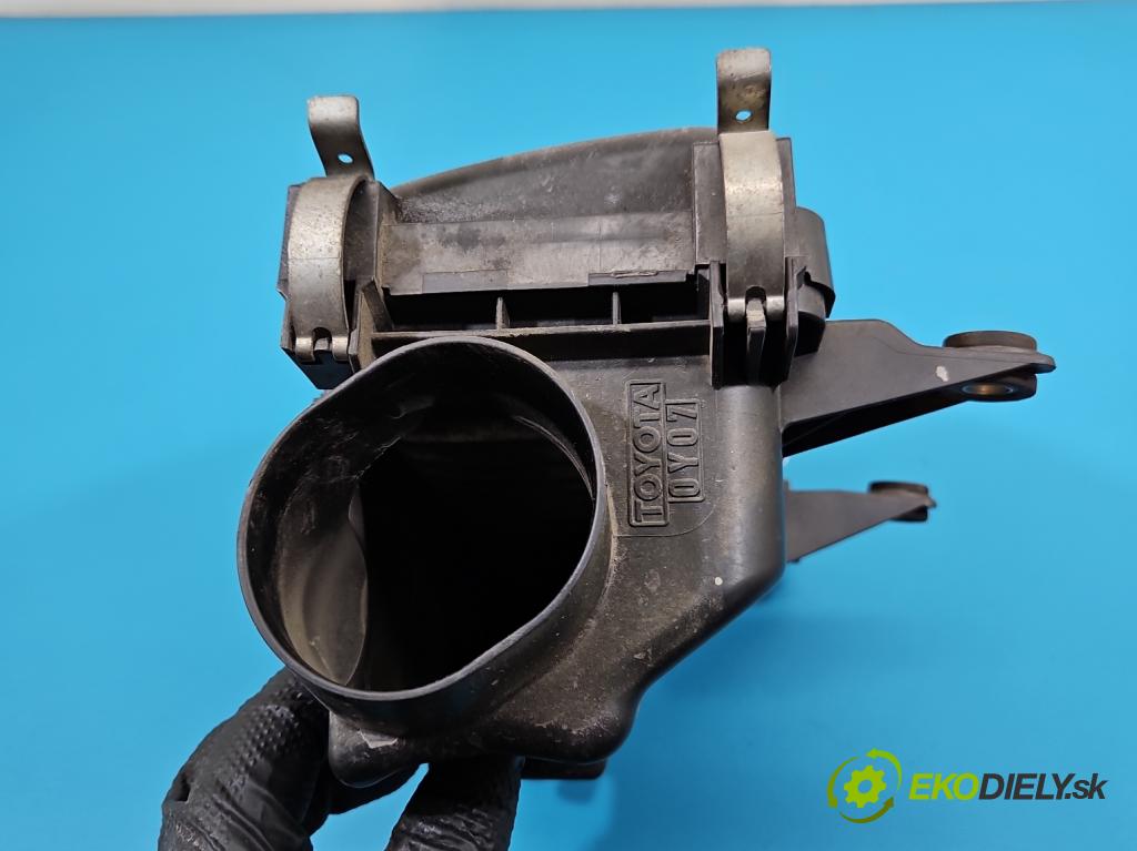 Toyota Yaris III 2011-2020 1.3 vvti 99 hp manual 73 kW 1329 cm3 5- obal filtra vzduchu BS014140-318 (Kryt vzduchového filtru)