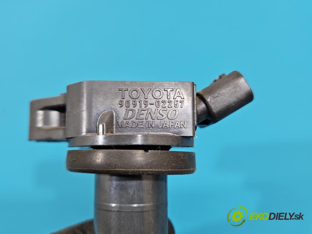 Toyota Yaris III 2011-2020 1.3 vvti 99 HP manual 73 kW 1329 cm3 5- cievka zapaľovacia 90919-02257 (Zapaľovacia cievka)