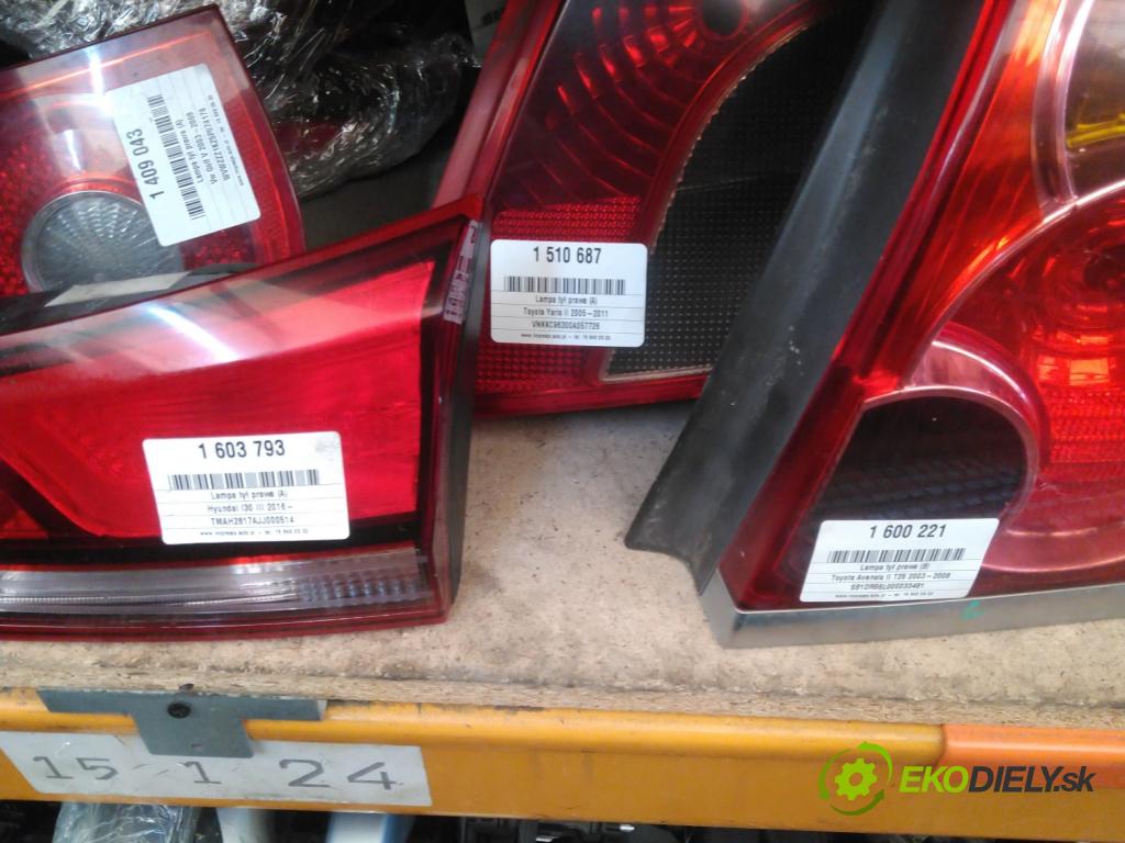 Hyundai I30 III 2016- 1.6 crdi 110 hp manual 81 kW 1582 cm3 5- světlo zadní pravé kufrových dveří 92404-G4