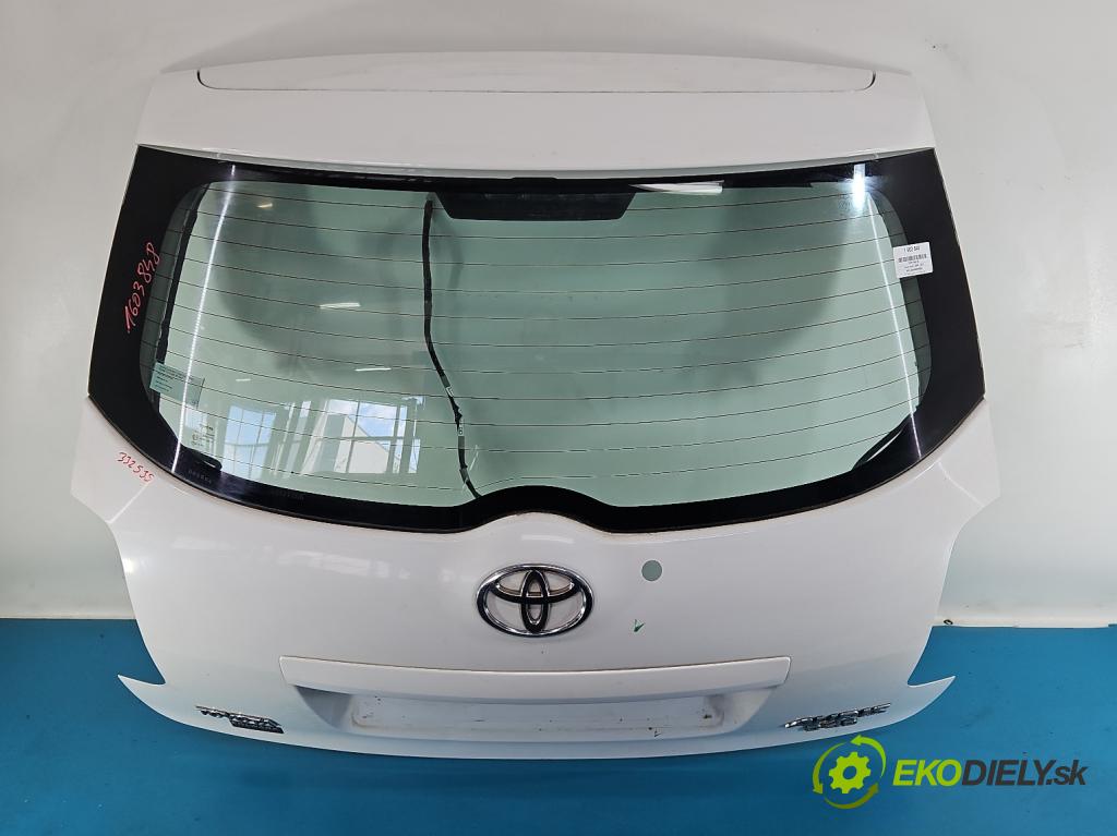 Toyota Auris I 2006-2013 1.4 D4D 90 hp automatic 66 kW 1364 cm3 3- zadní kufrové dveře  (Zadní kapota (kufr))