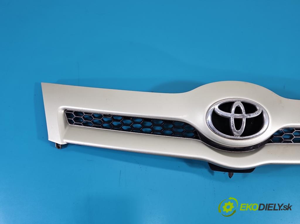 Toyota Corolla Verso II 2004-2009 2.0 D4D 116 hp manual 85 kW 1995 cm3 5- mřížka 53111-0F020