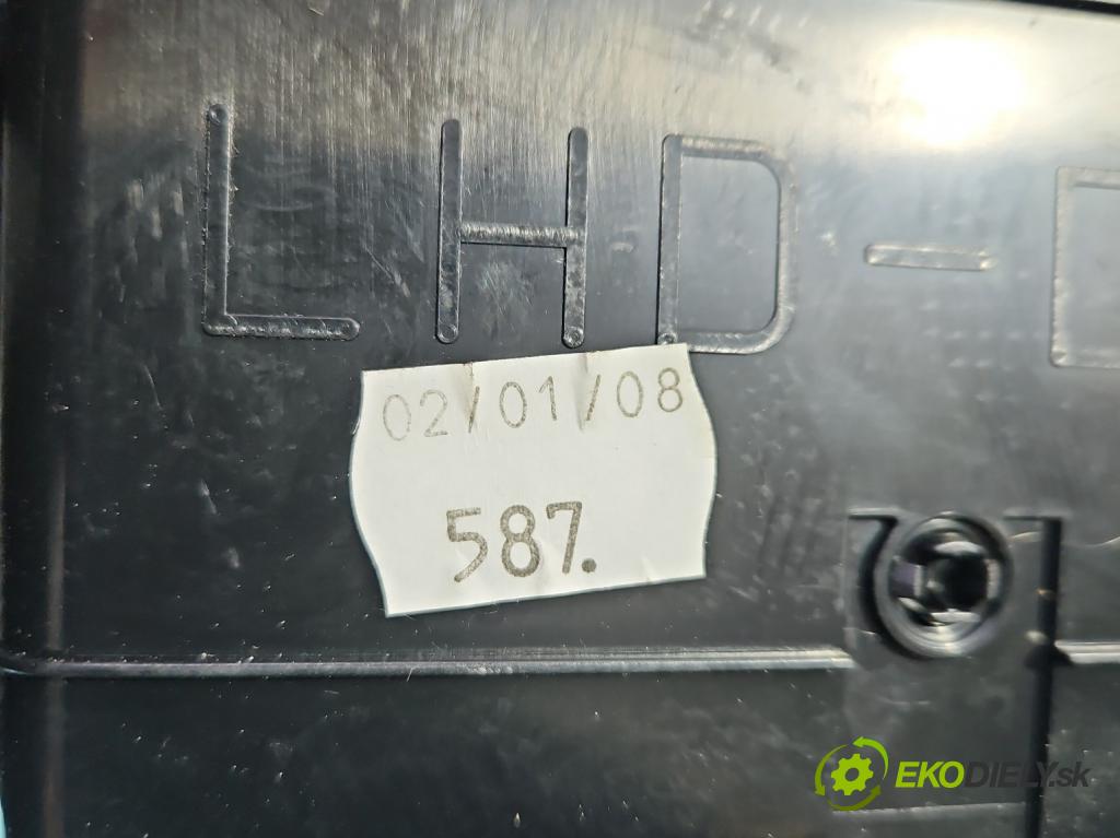 Toyota Auris I 2006-2013 1.4 D4D 90 HP automatic 66 kW 1364 cm3 3- Rukojeť: na nápoje: 55620-02090 (Držiak (úchyt) na nápoje)