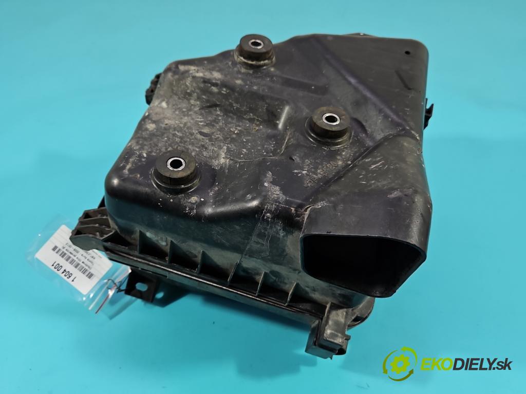 Toyota Auris I 2006-2013 1.4 D4D 90 hp automatic 66 kW 1364 cm3 3- obal filtra vzduchu  (Kryt vzduchového filtru)
