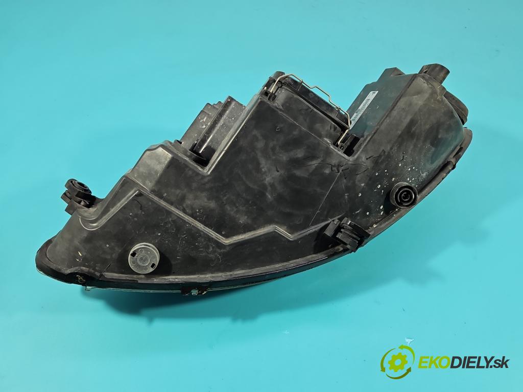 Seat Leon II 2005-2012 1.9 tdi 105 HP manual 77 kW 1896 cm3 5- Reflektor: pravý 5P1941006D (Svetlo predné pravé)