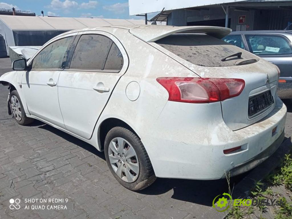 Mitsubishi Lancer VIII 2007-2016 2.0 DID BWC 140 hp manual 103 kW 1968 cm3 5- nárazník zadní  (Klika dveří ostatní)