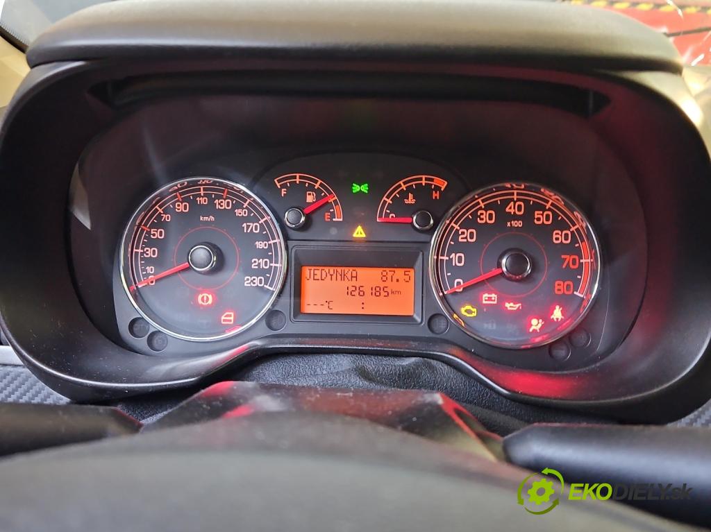 Fiat Punto Grande 1.4 T 120 hp manual 88 kW 1368 cm3 5- Přístrojová deska 51828075 (Přístrojová deska)