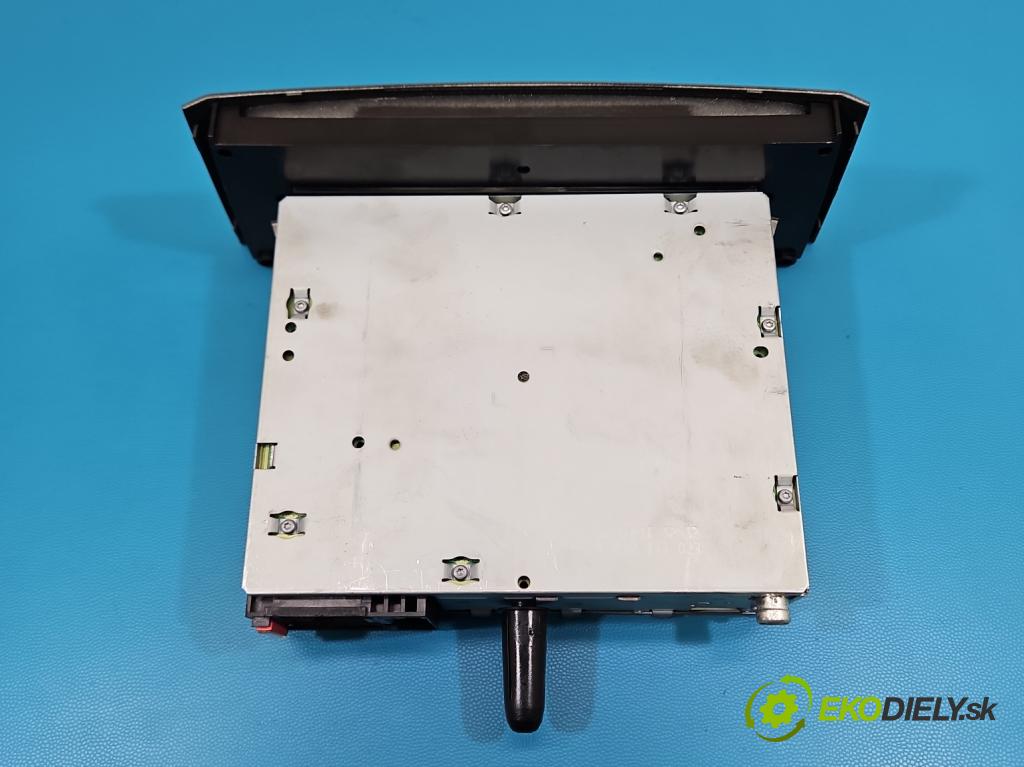 Fiat Punto Grande 1.4 T 120 HP manual 88 kW 1368 cm3 5- Radio originál 7648543316