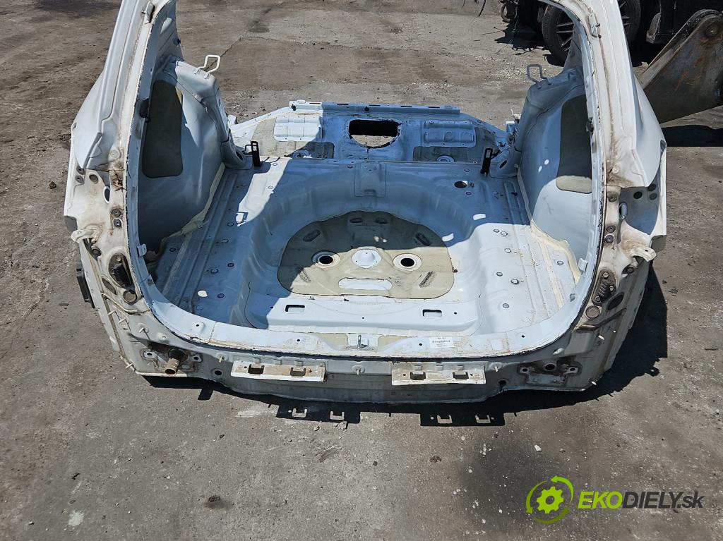 Hyundai I30 III 2016- 1.6 crdi 110 HP manual 81 kW 1582 cm3 5- pas zadní: 
