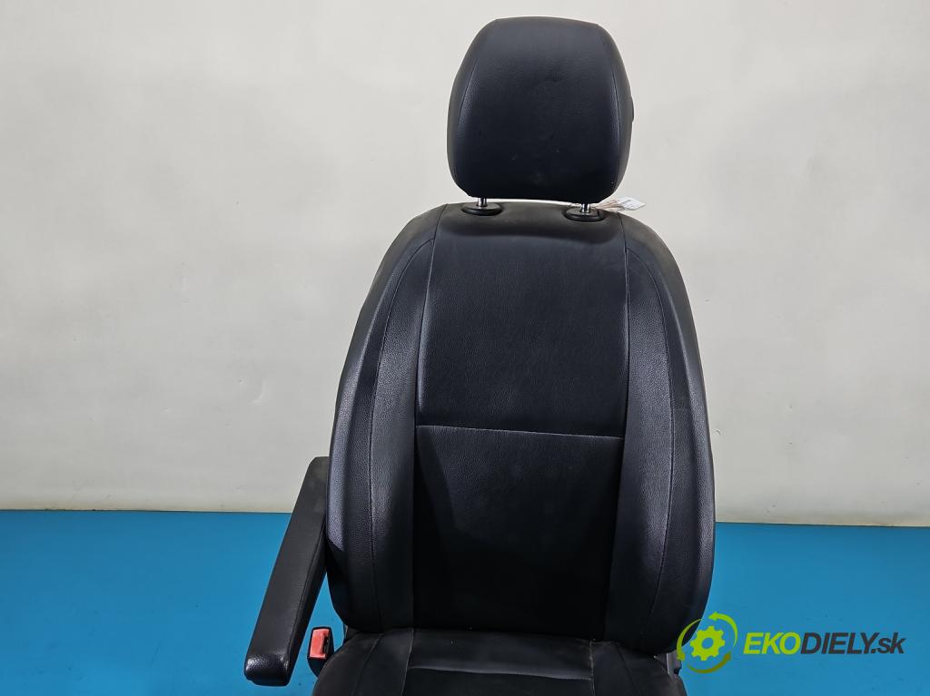 Mercedes Vito W447 2014- 1.6 cdi 114 HP manual 84 kW 1598 cm3 5- Sedačka ľavý  (Sedadlo)