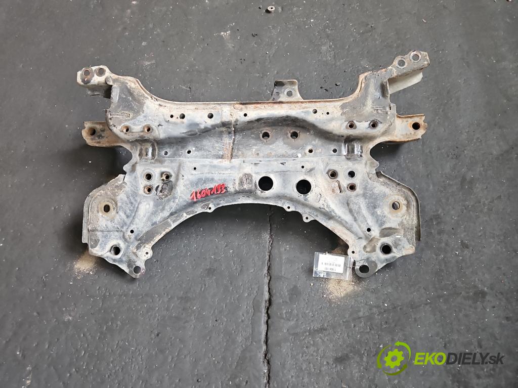 Toyota Auris I 2006-2013 1.4 D4D 90 hp automatic 66 kW 1364 cm3 3- výztuha motoru