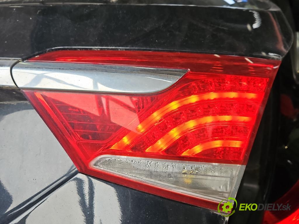 Hyundai I40 1.7 crdi 136 HP automatic 100 kW 1685 cm3 5- svetlo / reflektor zadné pravé kufrové dvere 92404-3Z0