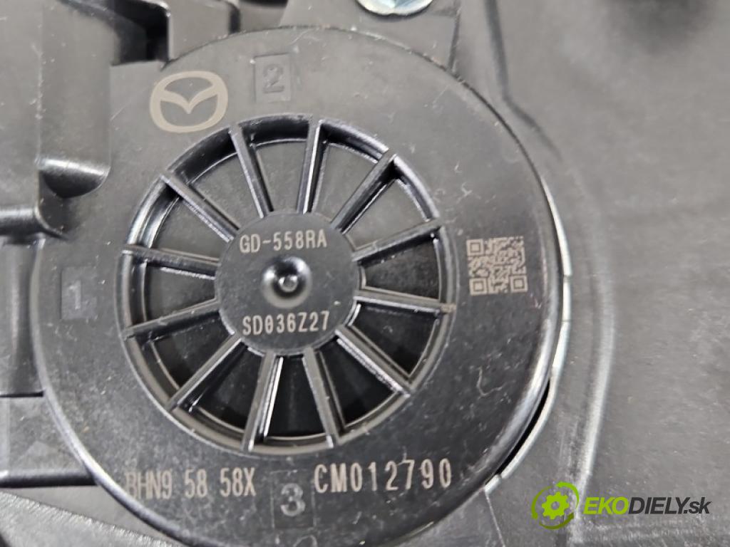 Mazda CX-3 2014-2021 1.5 105 HP manual 77 kW 1499 cm3 5- mechanizmus okna predné pravý