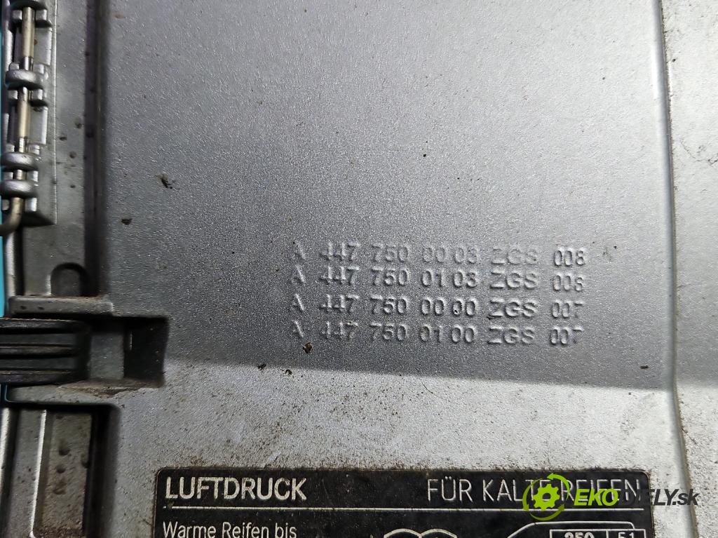 Mercedes Vito W447 2014- 1.6 cdi 114 hp manual 84 kW 1598 cm3 5- Klapka nalévání paliva A4477500003 (Klika dveří ostatní)