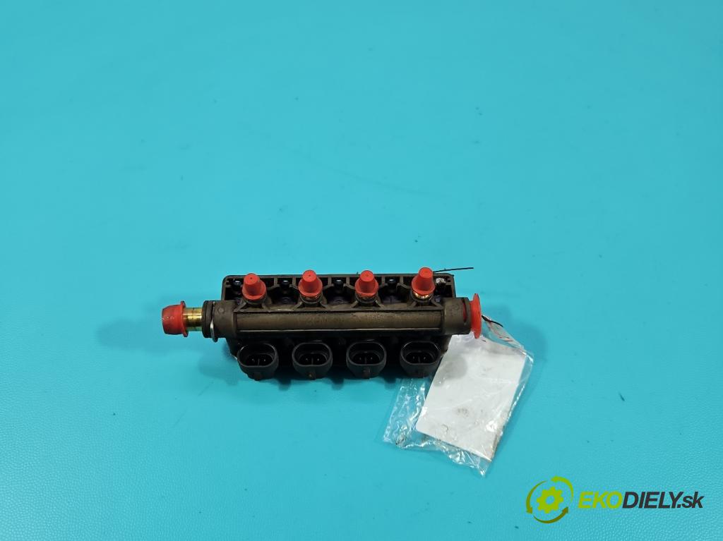 Ford Focus Mk2 2004-2011 1.6 16V 101 HP manual 74 kW 1596 cm3 5- vstrek LPG AC-W02