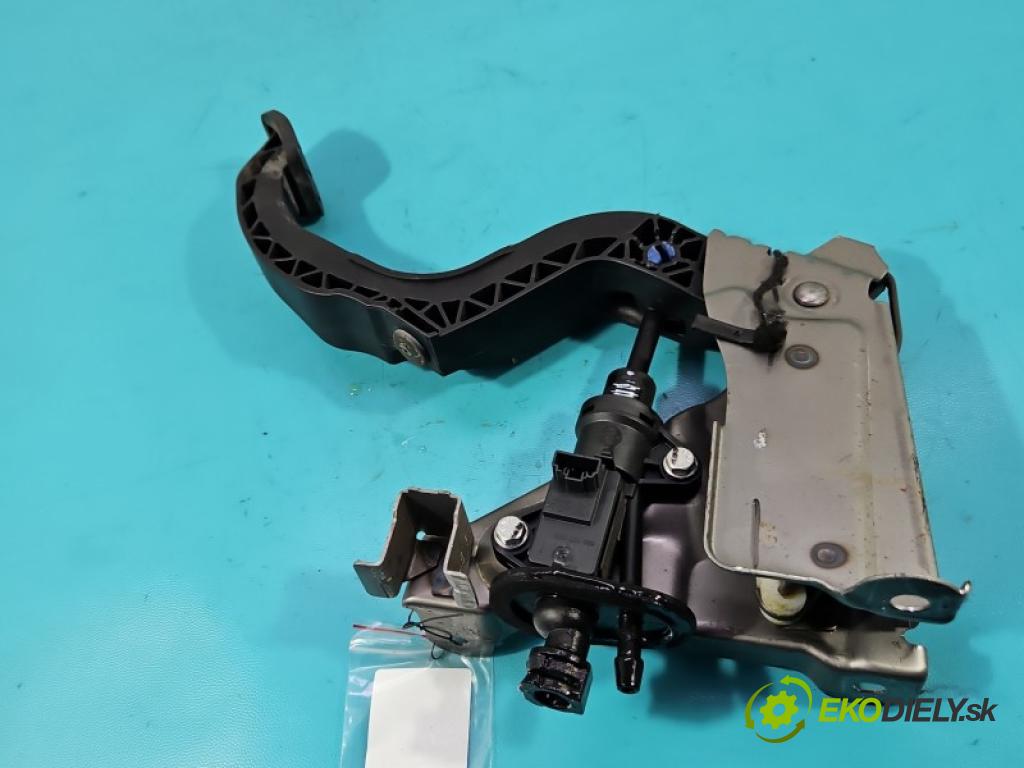 Skoda Citigo 2011-2019 1.0 MPI 75 hp manual 55 kW 999 cm3 5- pedály 1S1721059R