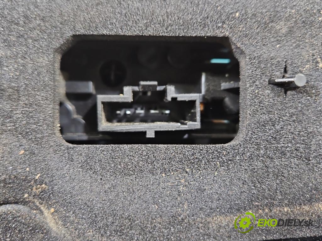Citroen C4 Grand picasso I 2006-2013 1.6 T 156 hp automatic 115 kW 1598 cm3 5- světlo zadní levé blatník: 009-466-01