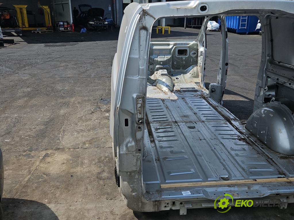 Mercedes Vito W447 2014- 1.6 cdi 114 HP manual 84 kW 1598 cm3 5- blatník zadné ľavý