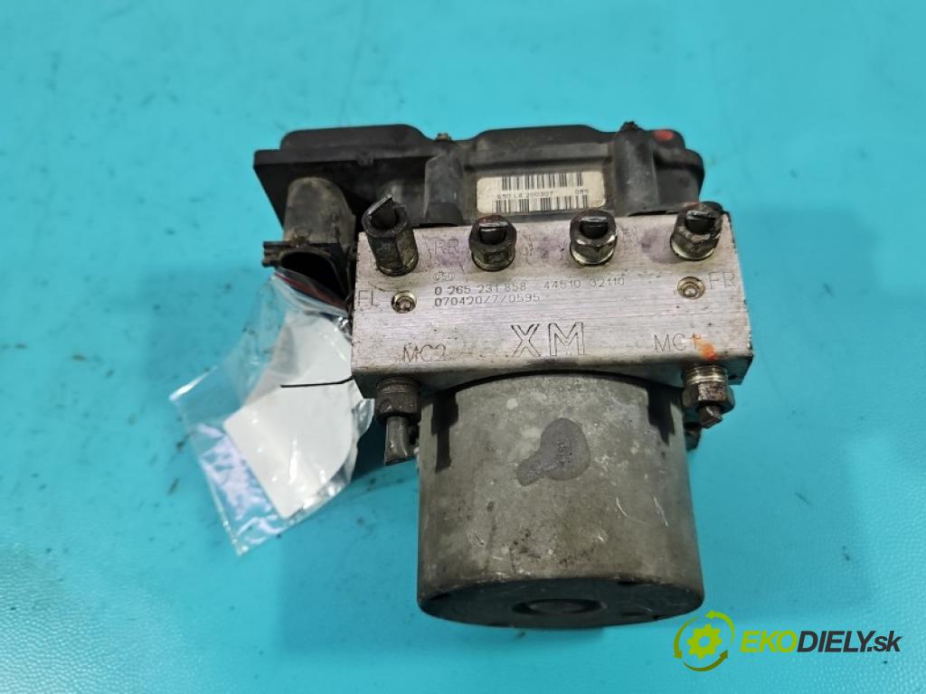 Toyota Auris I 2006-2013 1.4 D4D 90 hp automatic 66 kW 1364 cm3 3- čerpadlo abs 0265800527 (Pumpa ABS)