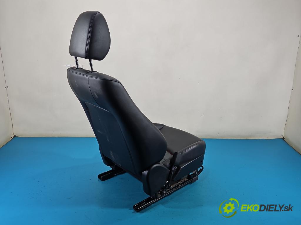 Mazda CX-3 2014-2021 1.5d 105 HP manual 77 kW 1499 cm3 5- Sedačka ľavý  (Sedadlo)