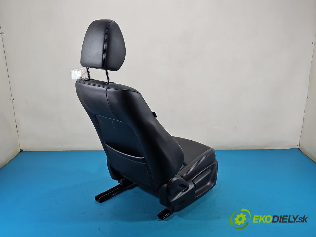 Mazda CX-3 2014-2021 1.5d 105 HP manual 77 kW 1499 cm3 5- Sedačka pravý  (Sedadlo)