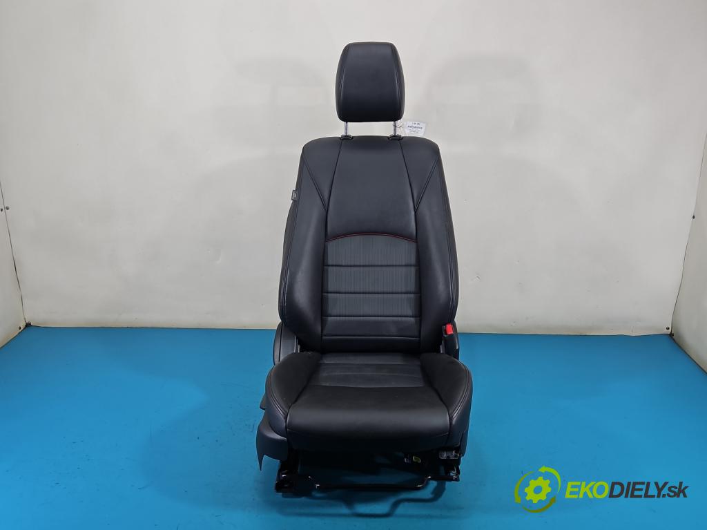 Mazda CX-3 2014-2021 1.5d 105 hp manual 77 kW 1499 cm3 5- Sedadlo pravý  (Sedadlo)
