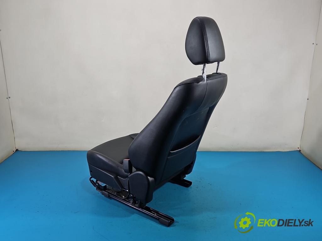 Mazda CX-3 2014-2021 1.5d 105 HP manual 77 kW 1499 cm3 5- Sedačka pravý  (Sedadlo)