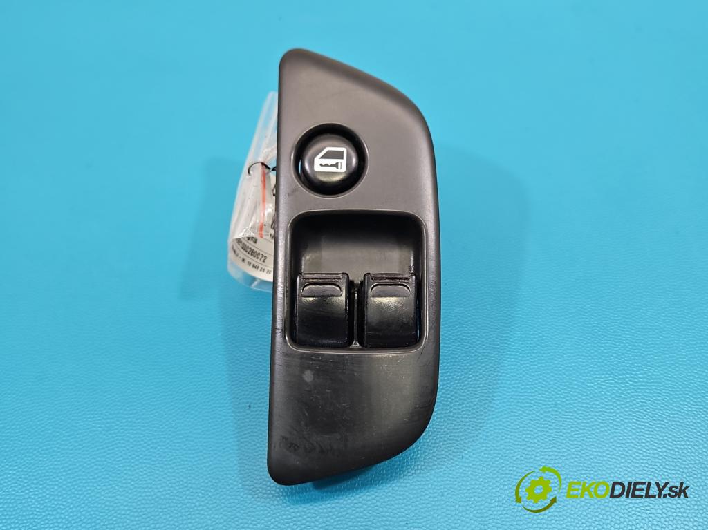 Suzuki Ignis 1.3 16V 93KM manual 68.6 kW 1328 cm3 5- prepínač okien spätných zrkadiel