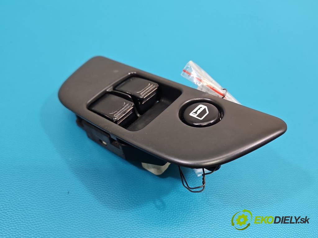 Suzuki Ignis 1.3 16V 93KM manual 68.6 kW 1328 cm3 5- prepínač okien spätných zrkadiel 