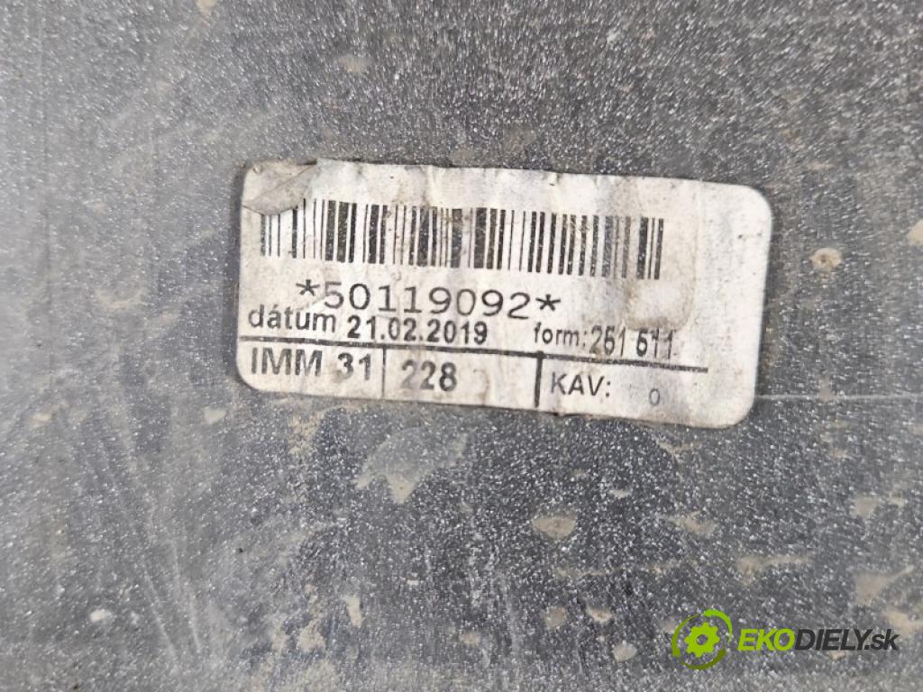 Skoda Citigo 2011-2019 1.0 MPI 75 hp manual 55 kW 999 cm3 5- nárazník zadní  (Klika dveří ostatní)