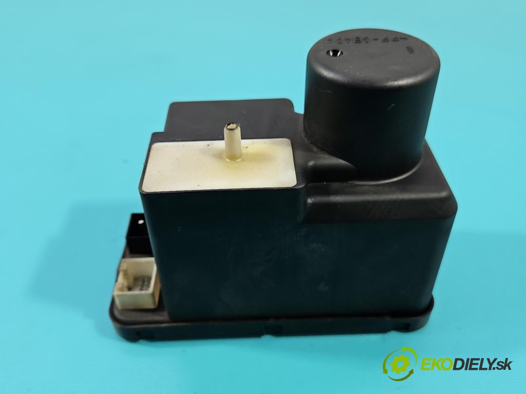 Audi 80 B4 1991-1994 1.9 tdi 90 HP manual 66 kW 1896 cm3 5- Centrální: zámek: 4A0862257C