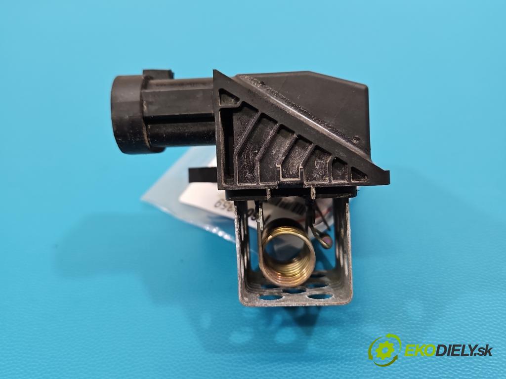 Renault Espace V 2014-2023 1.6 dci 160 HP automatic 118 kW 1598 cm3 5- Relé: ventilátoru 255508124R-C