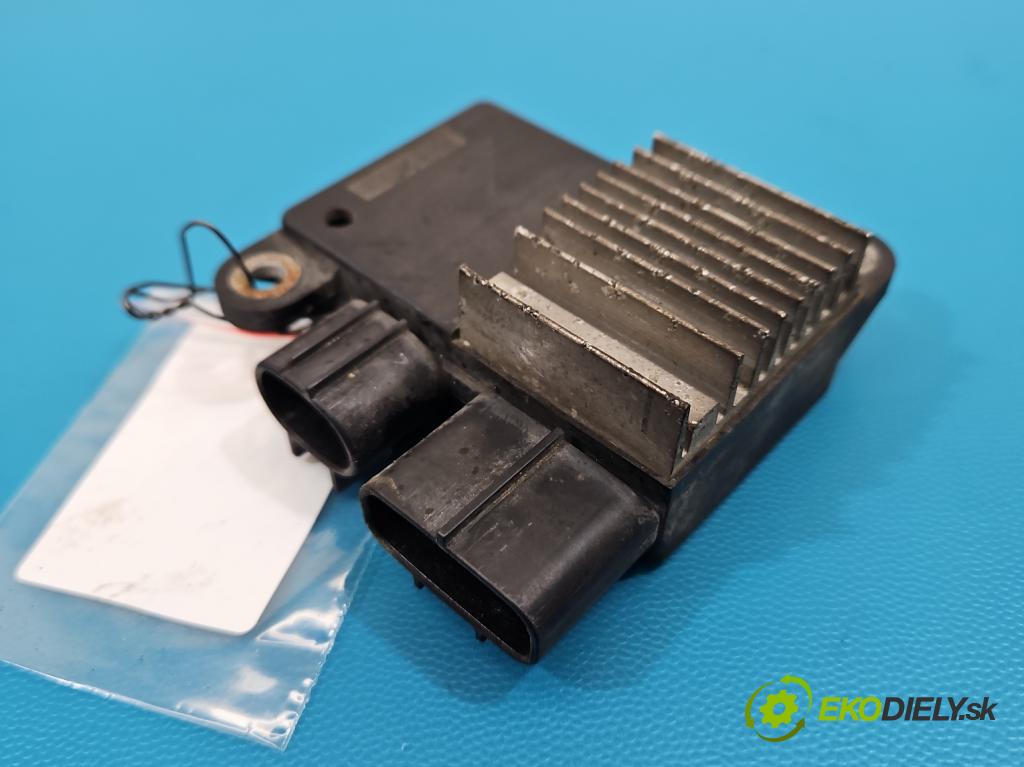 Toyota Auris I 2006-2013 1.4 D4D 90 HP automatic 66 kW 1364 cm3 3- Relé: ventilátoru 89257-12020