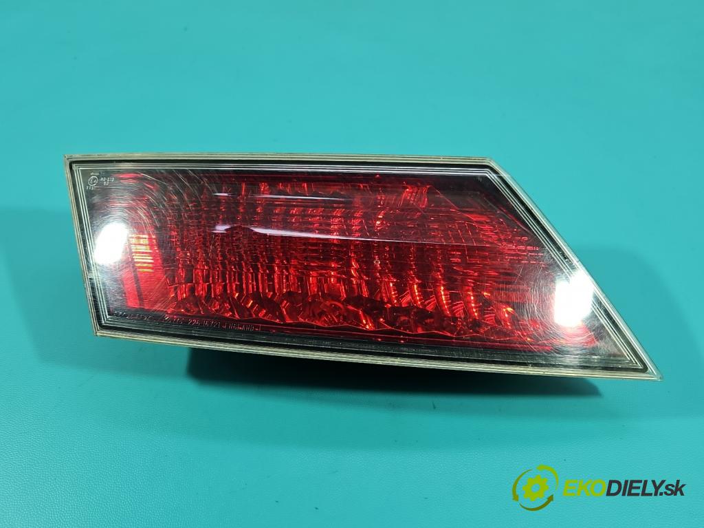 Honda Civic VIII 2006-2011 1.8 16V 140 HP manual 103 kW 1799 cm3 5- svetlo / reflektor zadné ľavé kufrové dvere 226-16721