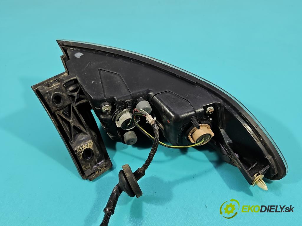 Honda Civic VIII 2006-2011 1.8 16V 140 HP manual 103 kW 1799 cm3 5- svetlo / reflektor zadné pravé 220-16721 (Kľučka dverí ostatné)
