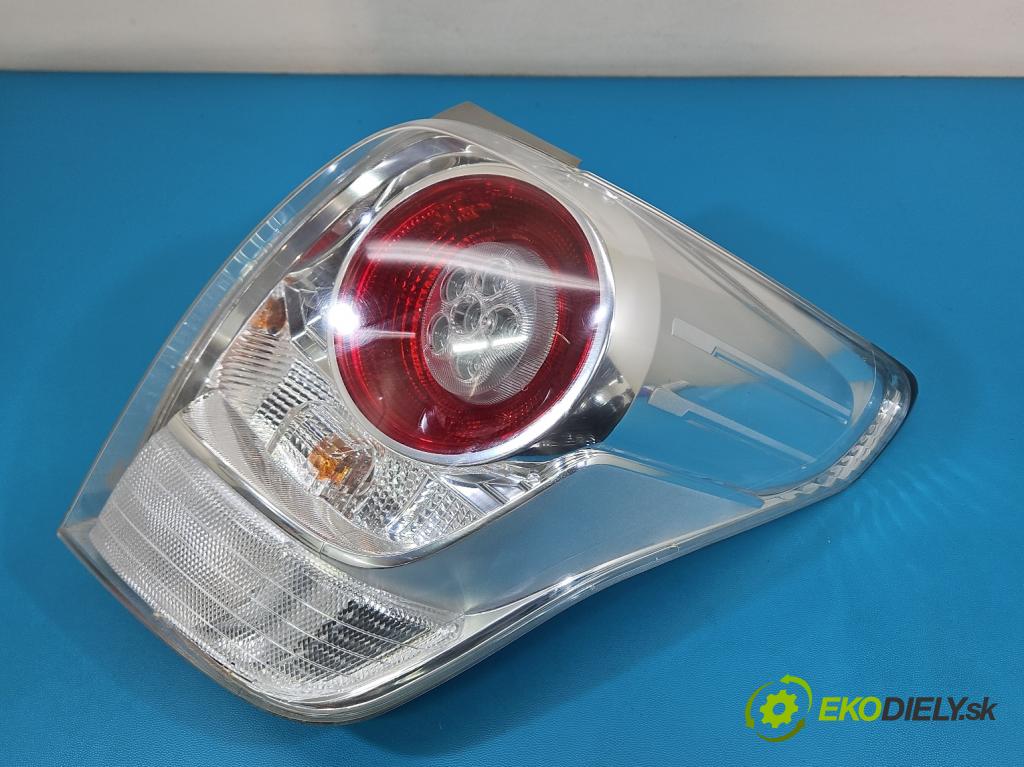 Toyota Verso 2009-2018 2.0 D4D 126 HP manual 93 kW 1998 cm3 5- svetlo / reflektor zadné pravé 81550-0F090-00 (Kľučka dverí ostatné)