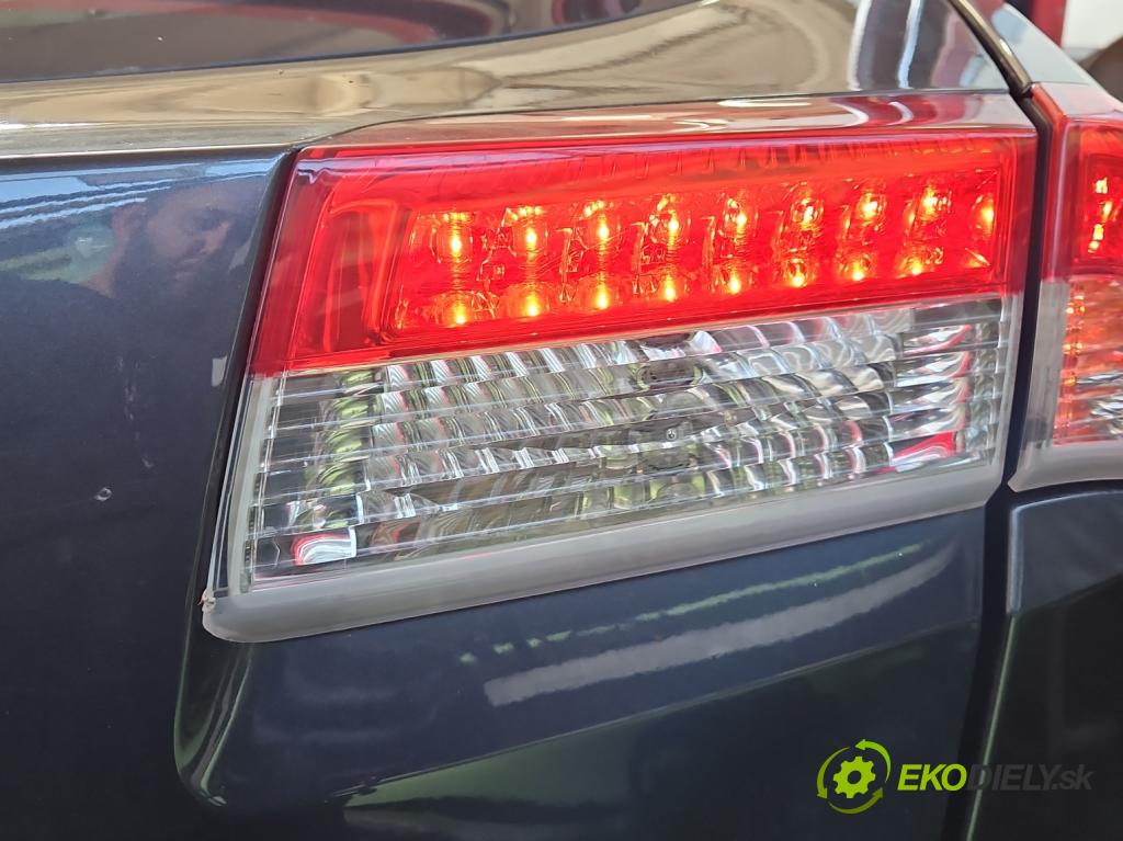 Renault Laguna III 2007-2015 1.5 dci 110 HP manual 81 kW 1461 cm3 5- svetlo / reflektor zadné pravé 265590001R (Kľučka dverí ostatné)