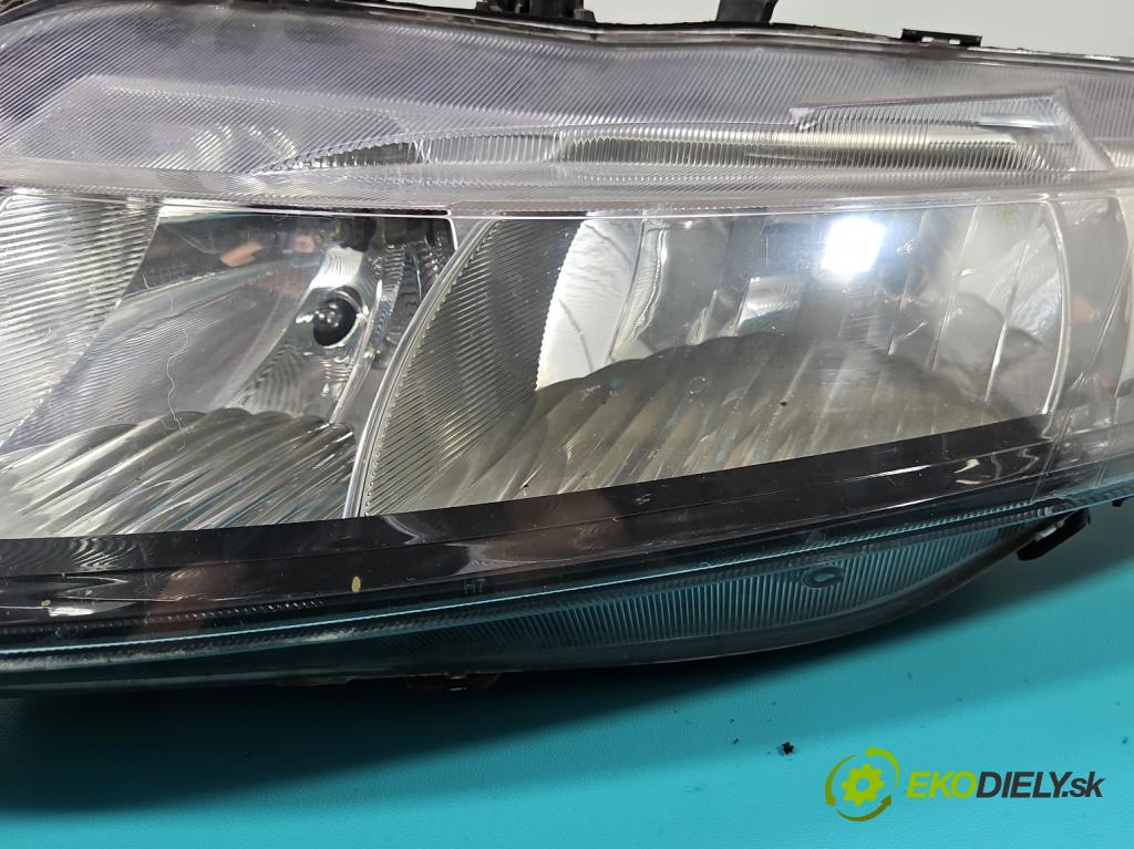 Honda Civic VIII 2006-2011 1.8 16V 140 HP manual 103 kW 1799 cm3 5- Reflektor: ľavý  (Kľučka dverí ostatné)