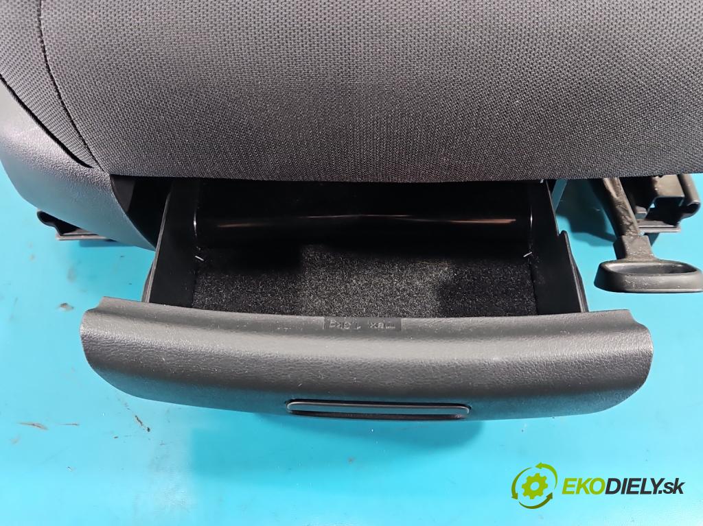 Vw Golf Sportsvan 1.4 TSI 125 HP manual 92 kW 1395 cm3 5- Sedačka pravý  (Sedadlo)