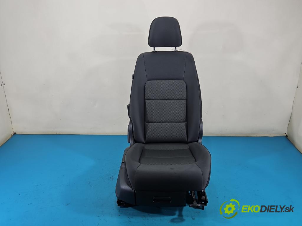 Vw Golf Sportsvan 1.4 TSI 125 HP manual 92 kW 1395 cm3 5- Sedačka pravý  (Sedadlo)