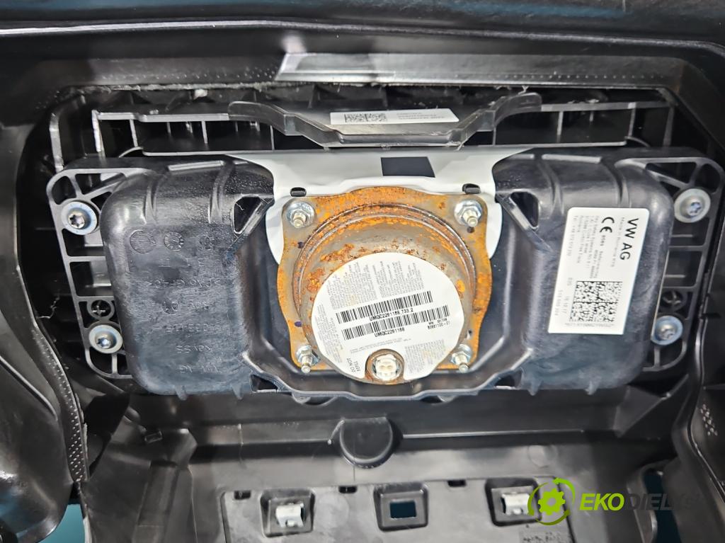 Vw Golf Sportsvan 1.4 TSI 125 hp manual 92 kW 1395 cm3 5- kokpit,přistrojova deska