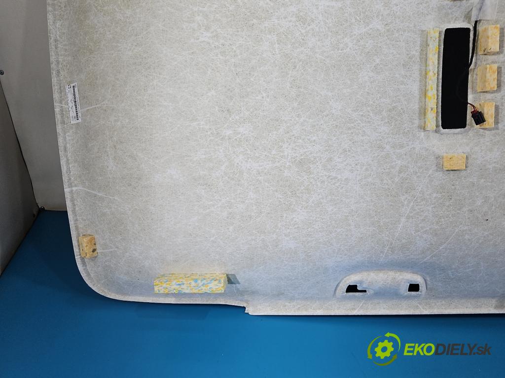 Vw Golf Sportsvan poškozené: Materiál ,: hatchback: